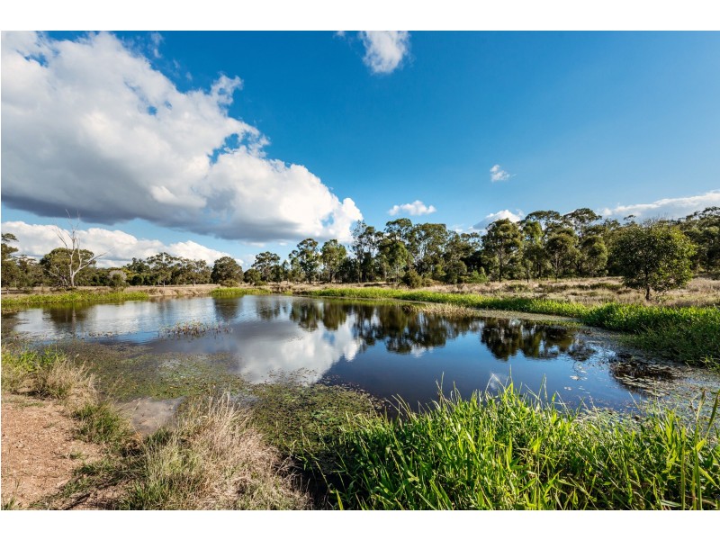 80 Dunnetts Road, Machine Creek QLD 4695