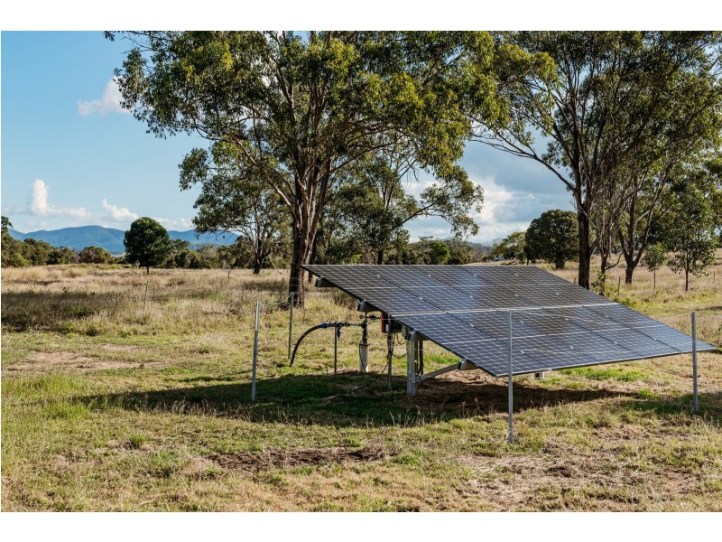 80 Dunnetts Road, Machine Creek QLD 4695