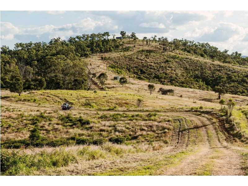 80 Dunnetts Road, Machine Creek QLD 4695