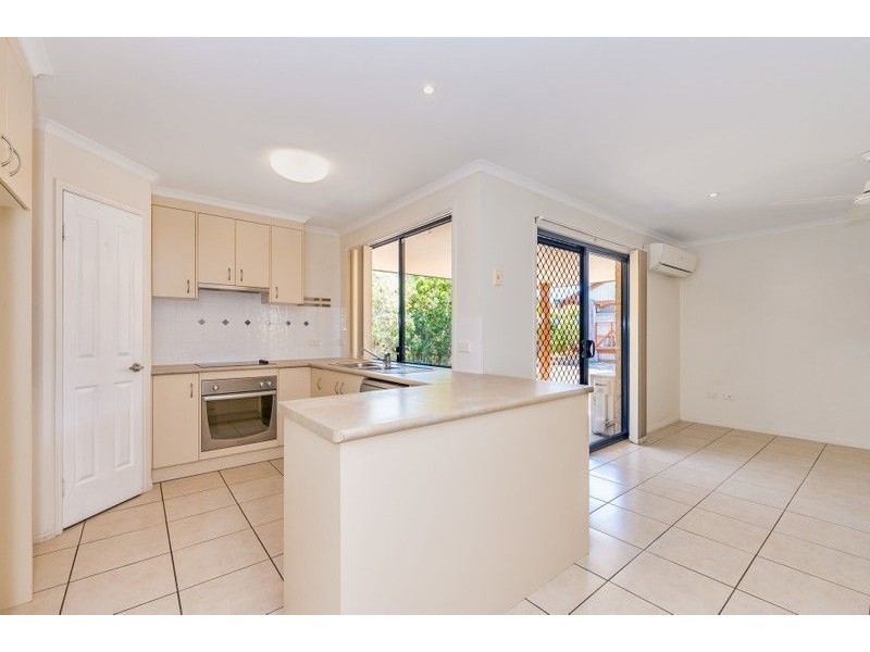 16 Bridgeman Place, New Auckland QLD 4680