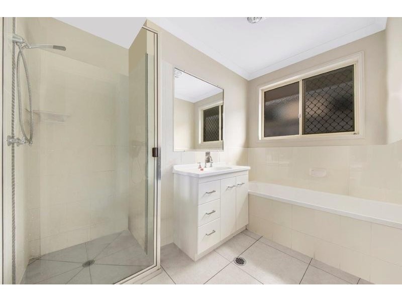 17 Sun Court, Calliope QLD 4680