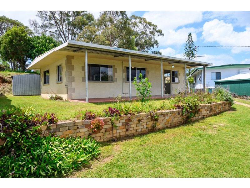 18 Ferguson Crescent, West Gladstone QLD 4680