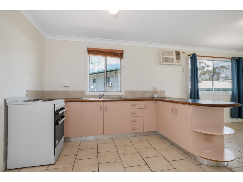 18 Ferguson Crescent, West Gladstone QLD 4680