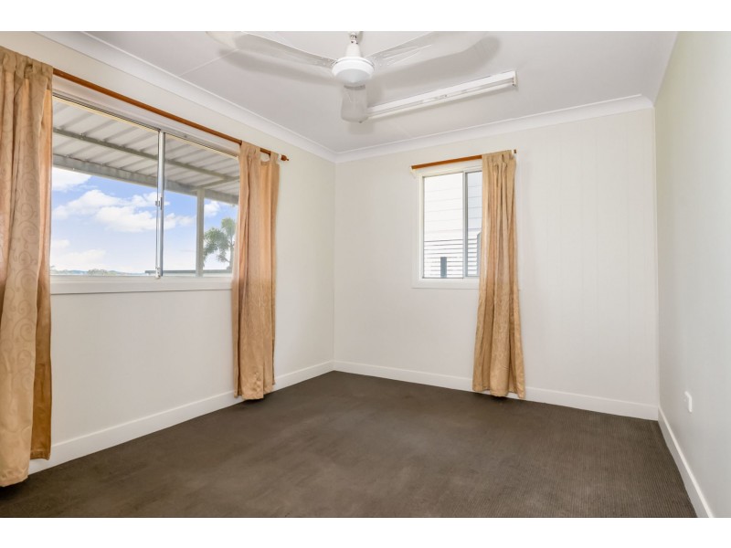 18 Ferguson Crescent, West Gladstone QLD 4680