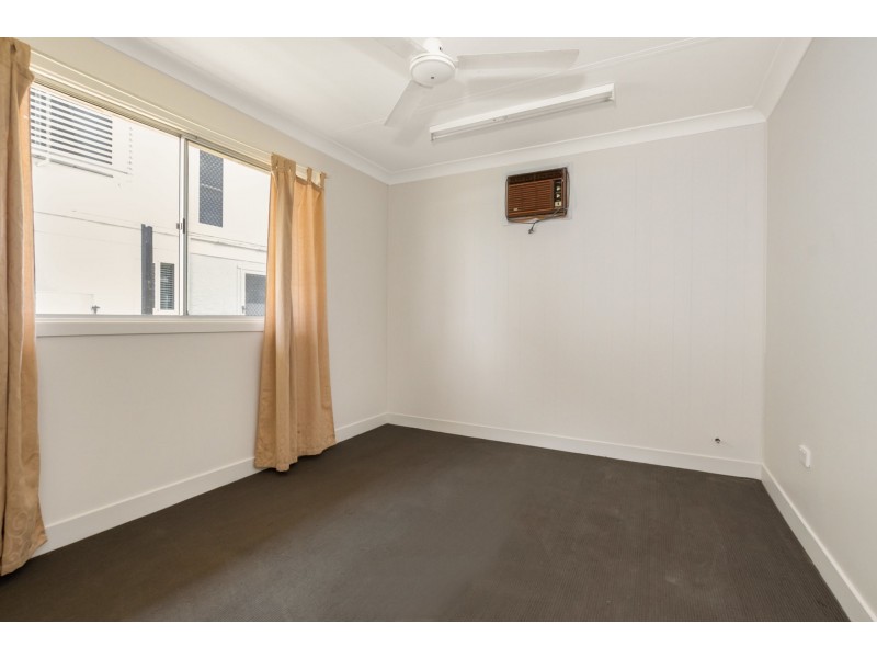 18 Ferguson Crescent, West Gladstone QLD 4680