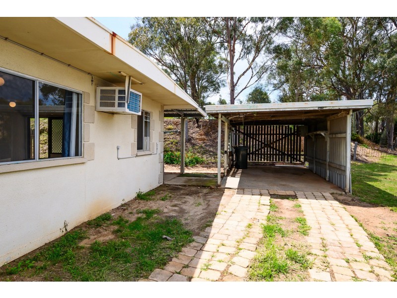 18 Ferguson Crescent, West Gladstone QLD 4680