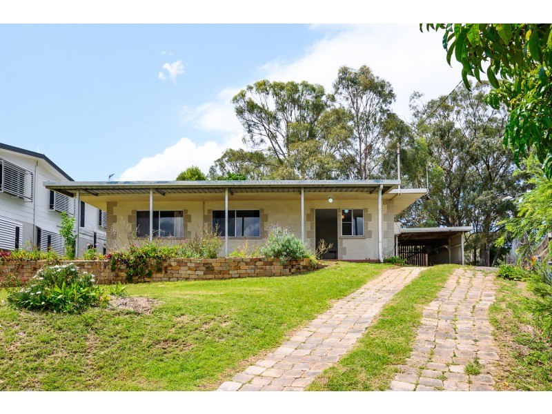 18 Ferguson Crescent, West Gladstone QLD 4680