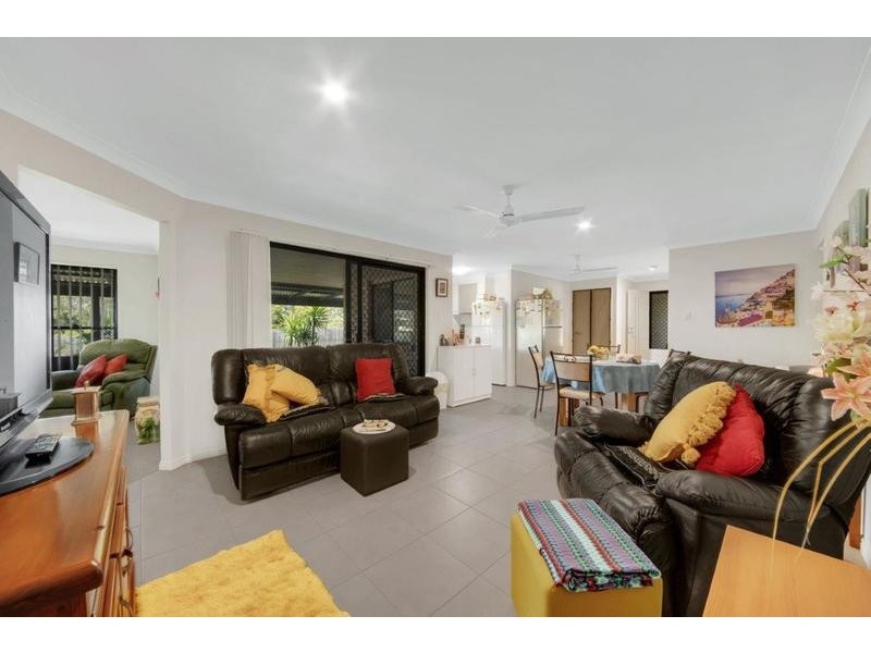 8 Mulligan Crescent, Calliope QLD 4680
