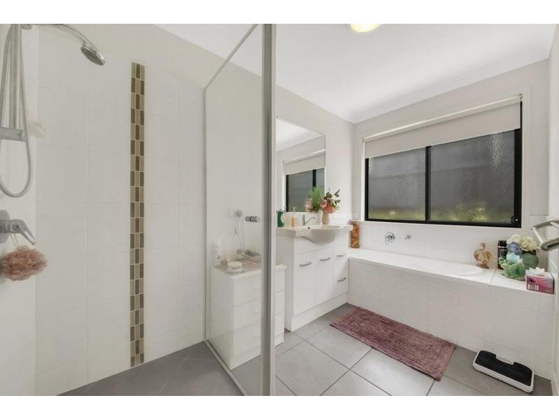 8 Mulligan Crescent, Calliope QLD 4680