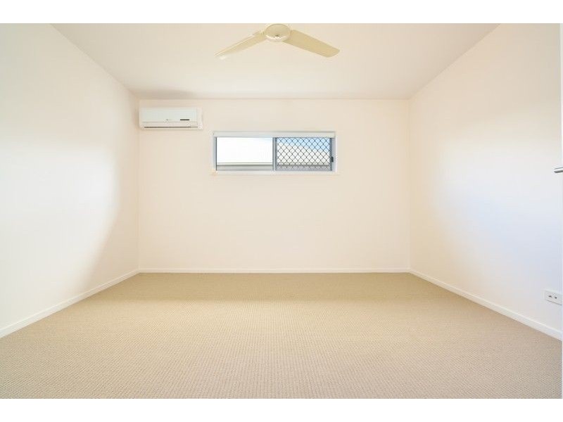 9 Iris Road, Kirkwood QLD 4680