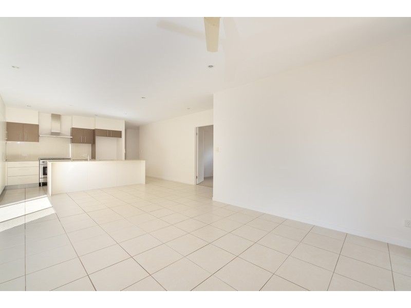 9 Iris Road, Kirkwood QLD 4680