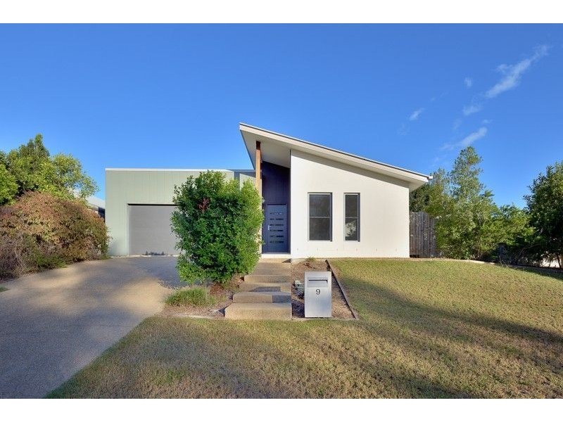 9 Iris Road, Kirkwood QLD 4680