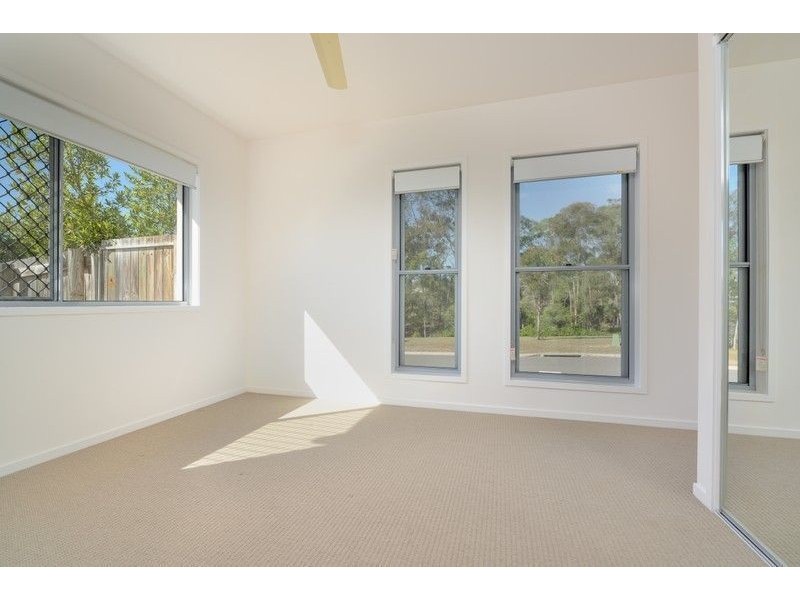 9 Iris Road, Kirkwood QLD 4680