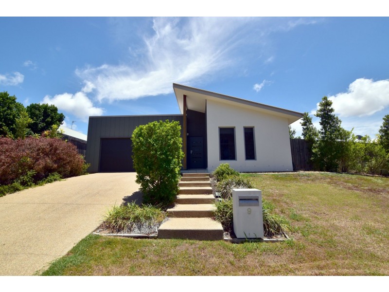 9 Iris Road, Kirkwood QLD 4680