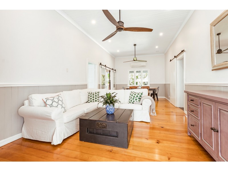 6 Ferris Street, Gladstone QLD 4680