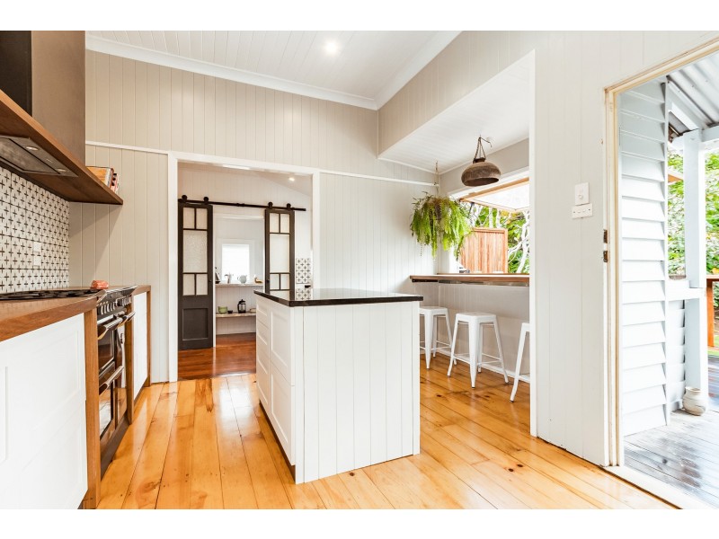 6 Ferris Street, Gladstone QLD 4680