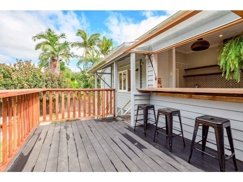 6 Ferris Street, Gladstone QLD 4680
