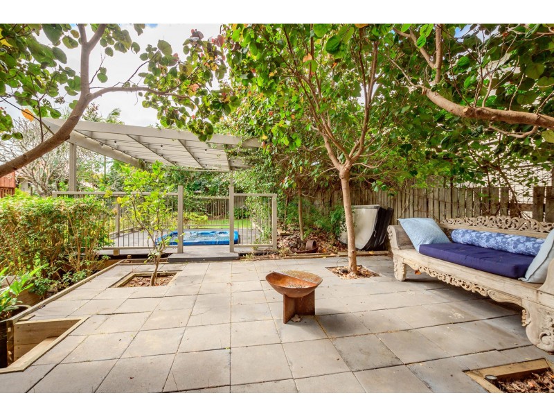 6 Ferris Street, Gladstone QLD 4680