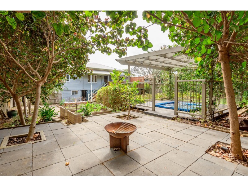 6 Ferris Street, Gladstone QLD 4680
