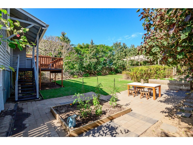 6 Ferris Street, Gladstone QLD 4680