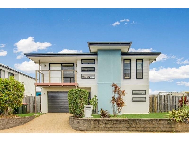 1/1 Wedgetail Road, Clinton QLD 4680