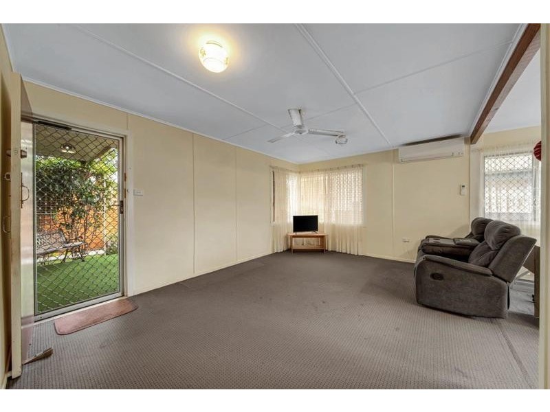 15 Coase Street, West Gladstone QLD 4680