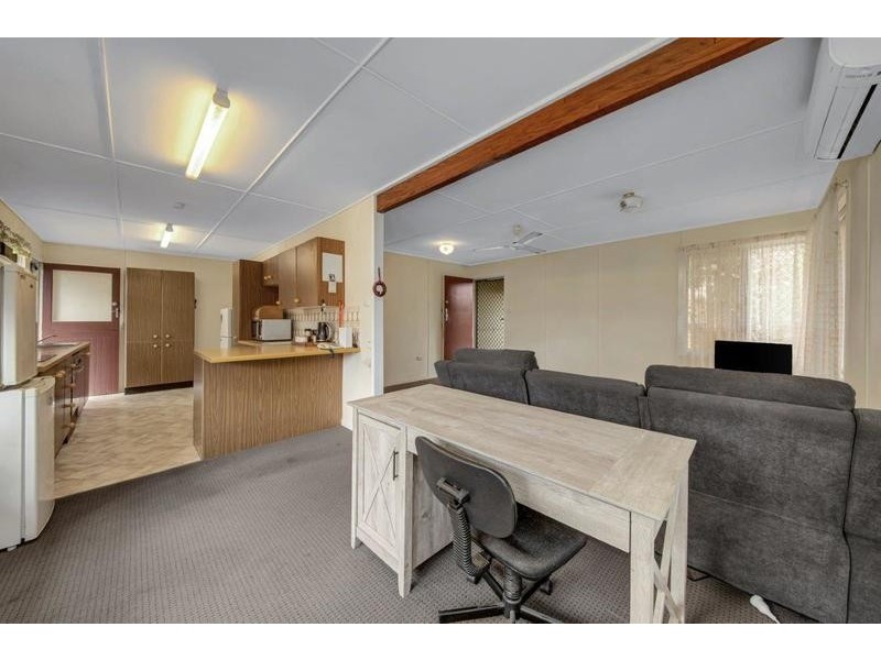 15 Coase Street, West Gladstone QLD 4680