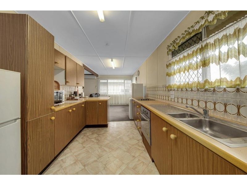 15 Coase Street, West Gladstone QLD 4680