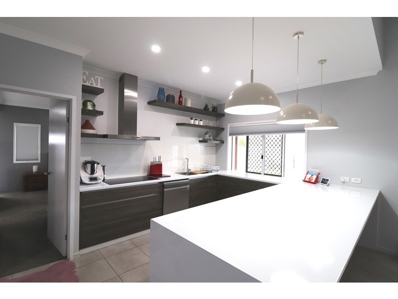 8 Jardine Crescent, Boyne Island QLD 4680