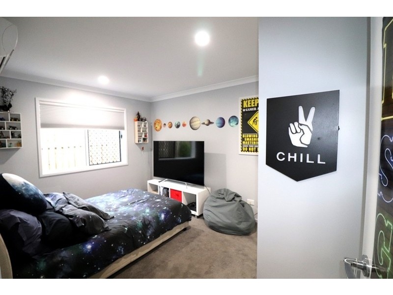 8 Jardine Crescent, Boyne Island QLD 4680