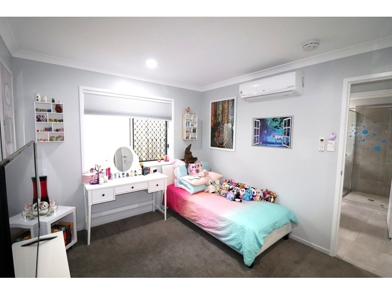 8 Jardine Crescent, Boyne Island QLD 4680