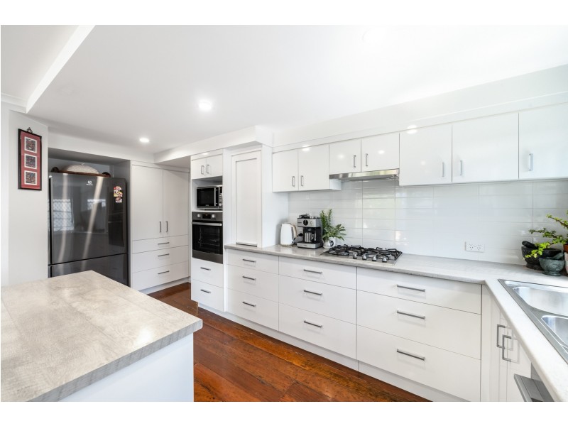 18 The Oaks Road, Tannum Sands QLD 4680