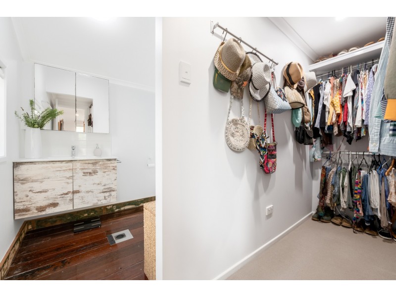 18 The Oaks Road, Tannum Sands QLD 4680