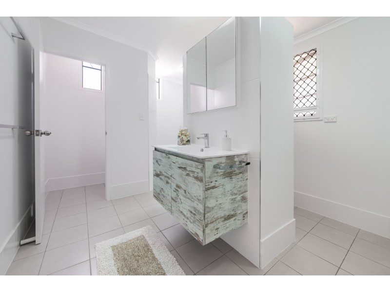 18 The Oaks Road, Tannum Sands QLD 4680