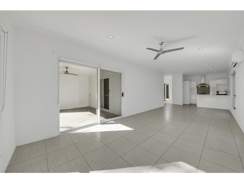 12 Sundowner Road, Clinton QLD 4680