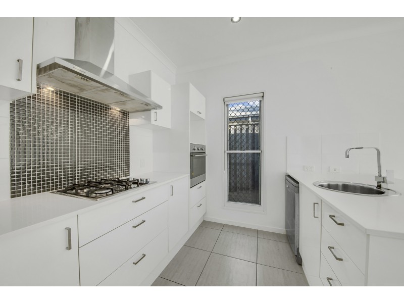 12 Sundowner Road, Clinton QLD 4680