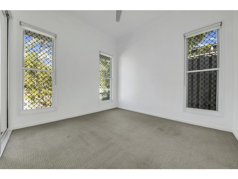 12 Sundowner Road, Clinton QLD 4680