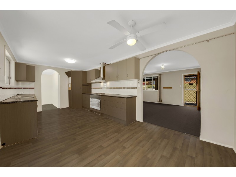 14 Gretel Drive, Clinton QLD 4680