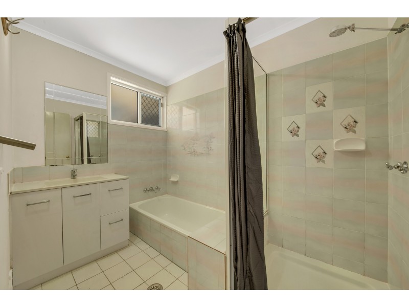 14 Gretel Drive, Clinton QLD 4680