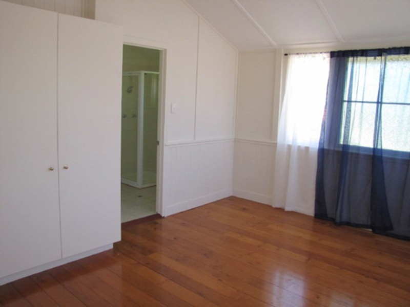 90 Malpas Street, Boyne Island QLD 4680