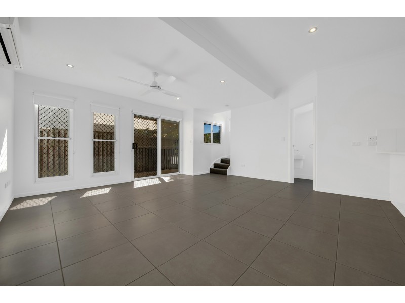4/2 Harmony, Clinton QLD 4680