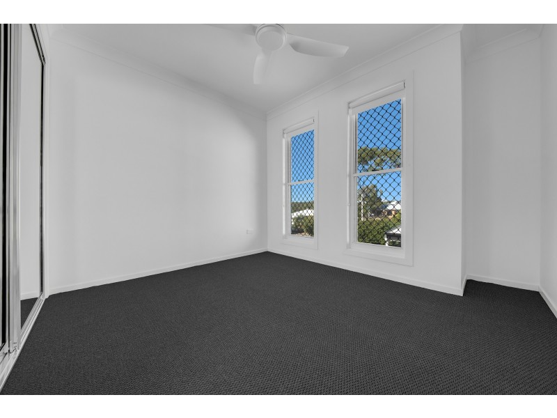 4/2 Harmony, Clinton QLD 4680