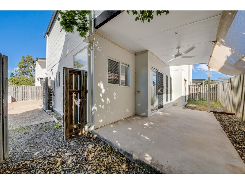 4/2 Harmony, Clinton QLD 4680