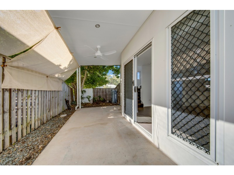4/2 Harmony, Clinton QLD 4680