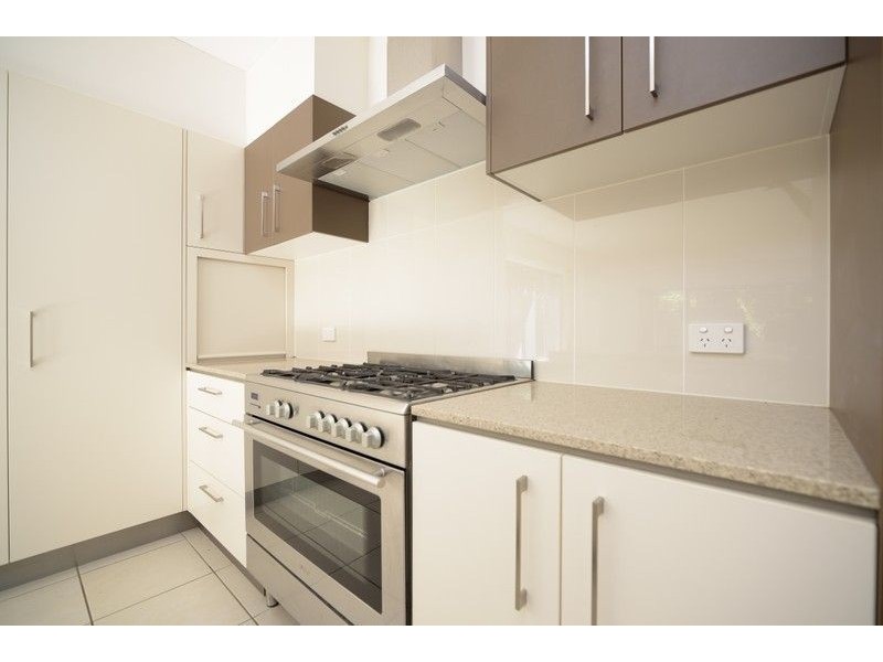 9 Iris Road, Kirkwood QLD 4680