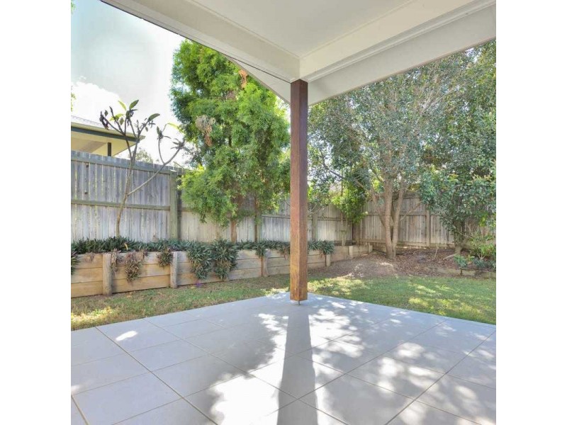 9 Iris Road, Kirkwood QLD 4680