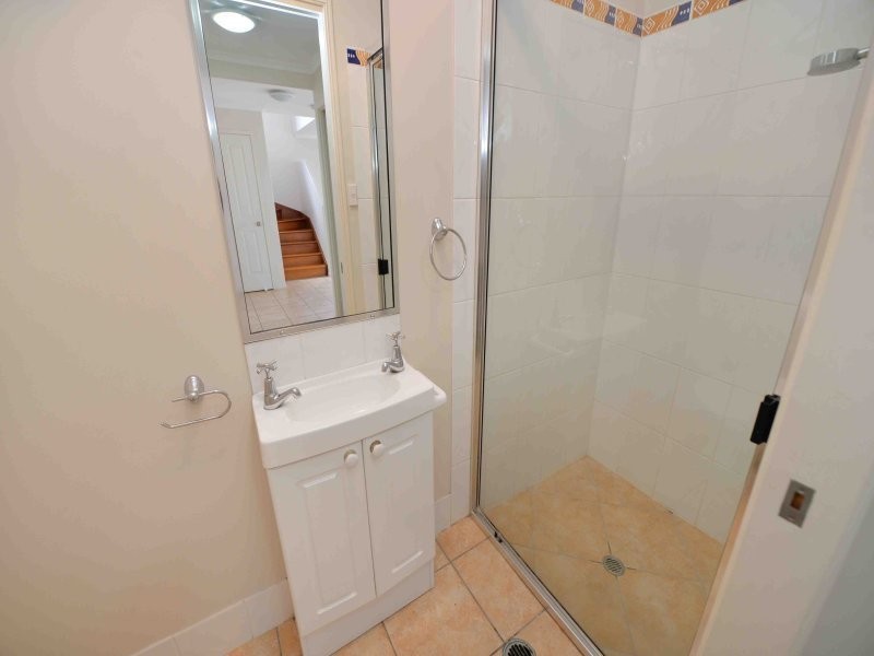 1 & 2/113A Central Lane, Gladstone QLD 4680