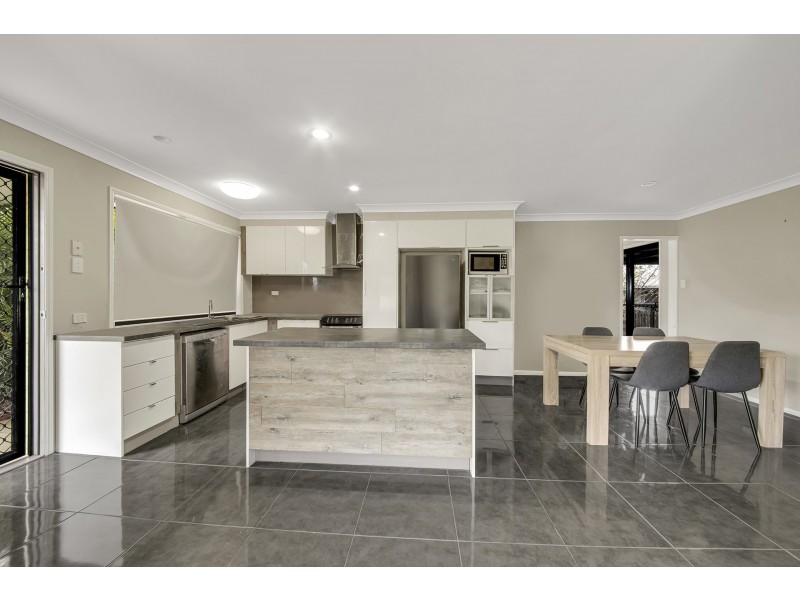 3 Melbourne Crt, Calliope QLD 4680