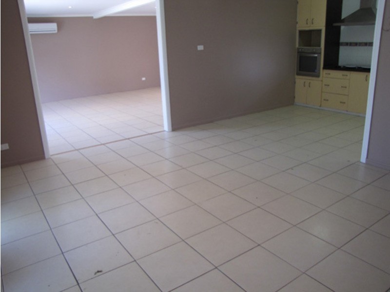 8 Harvey Rd, Beecher QLD 4680