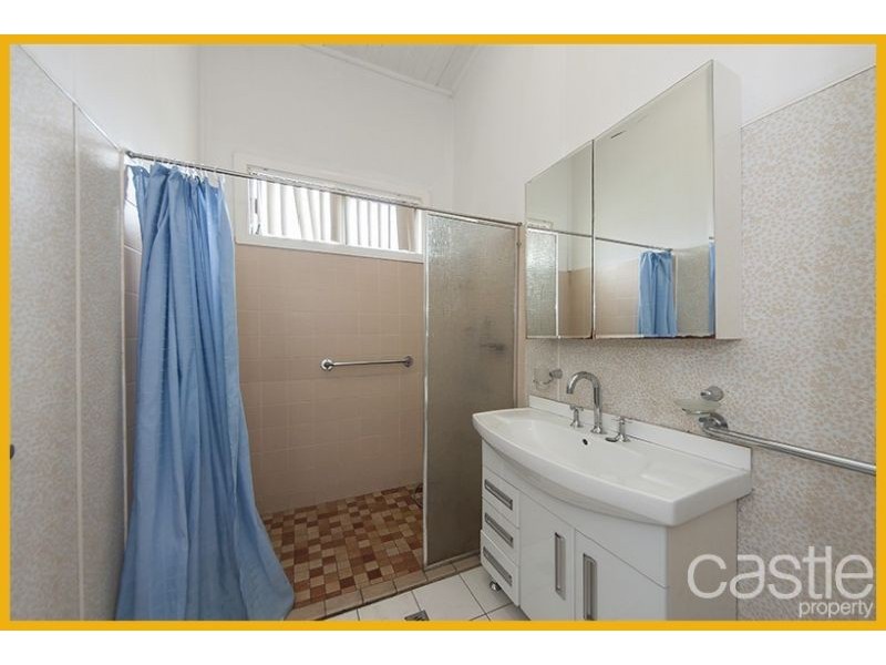 37 Donald St, Hamilton NSW 2303